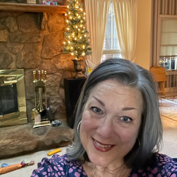 Meet your Posher, Connie - Picture 2 of 2